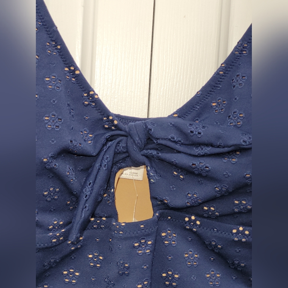 J. CREW Eyelet Cutout One-Piece Swimsuit with Bow Navy 2X - Picture 6 of 11